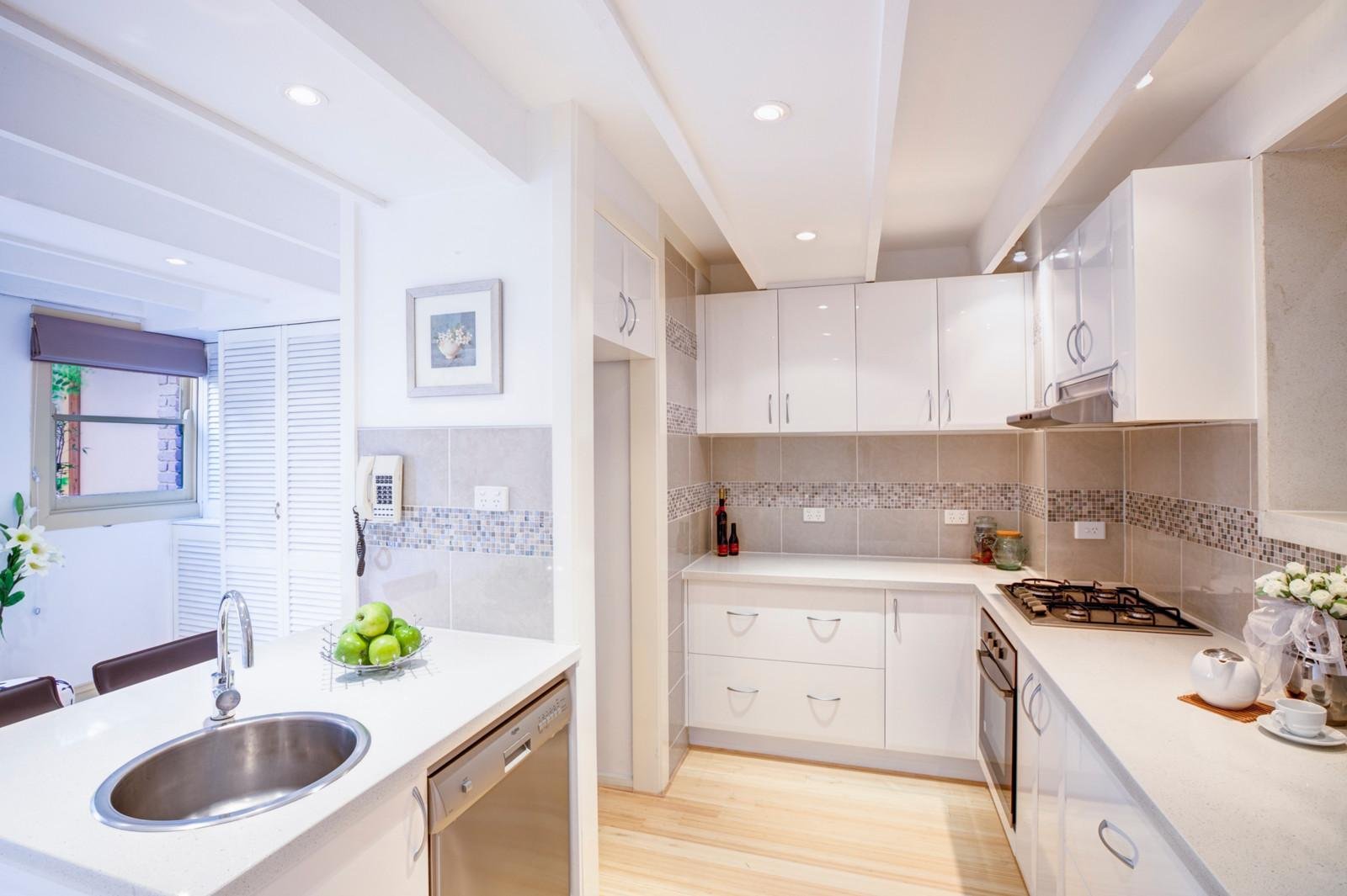 21 Howe Crescent, South Melbourne - Thumbnail 8