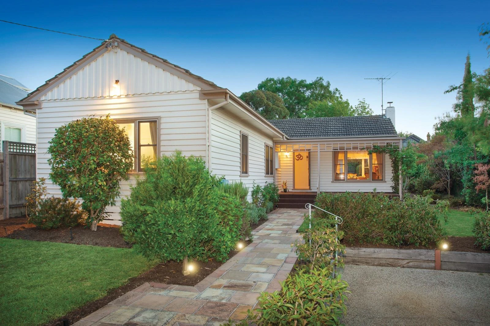 2A Golding Street, Canterbury, VIC