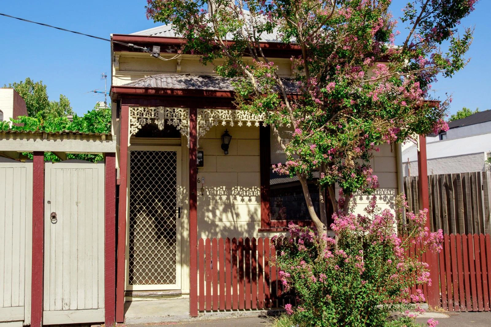 16 Carter Street, Albert Park, VIC