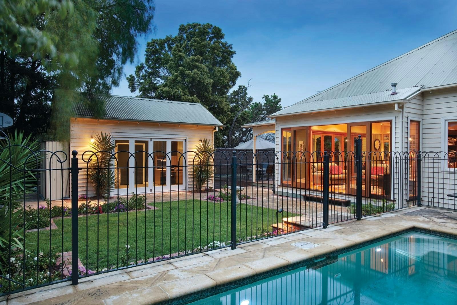 9 Florence Road, Surrey Hills, VIC