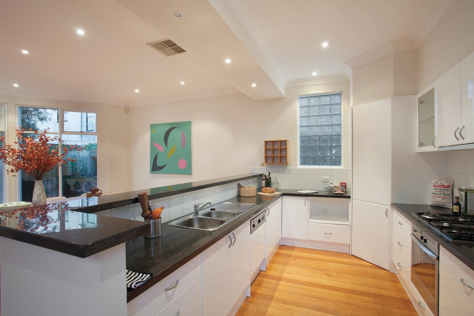 22 Lynch Street, Brighton - Thumbnail 7