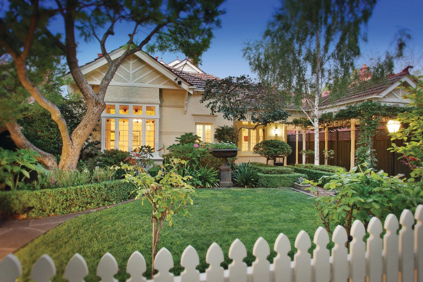 11 Central Park Road, Malvern East, VIC