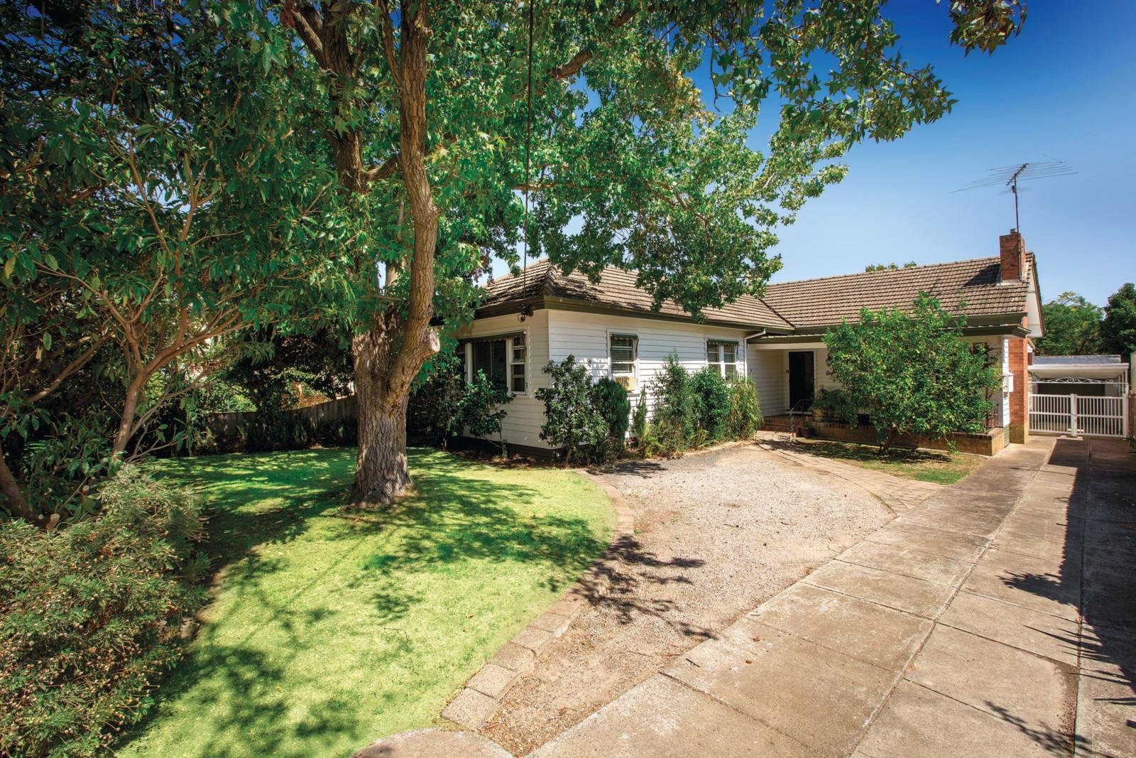 8 Metung Street, Balwyn - Image 1