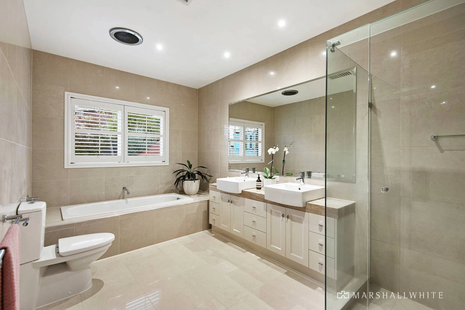 8 Hertford Crescent, Balwyn, VIC