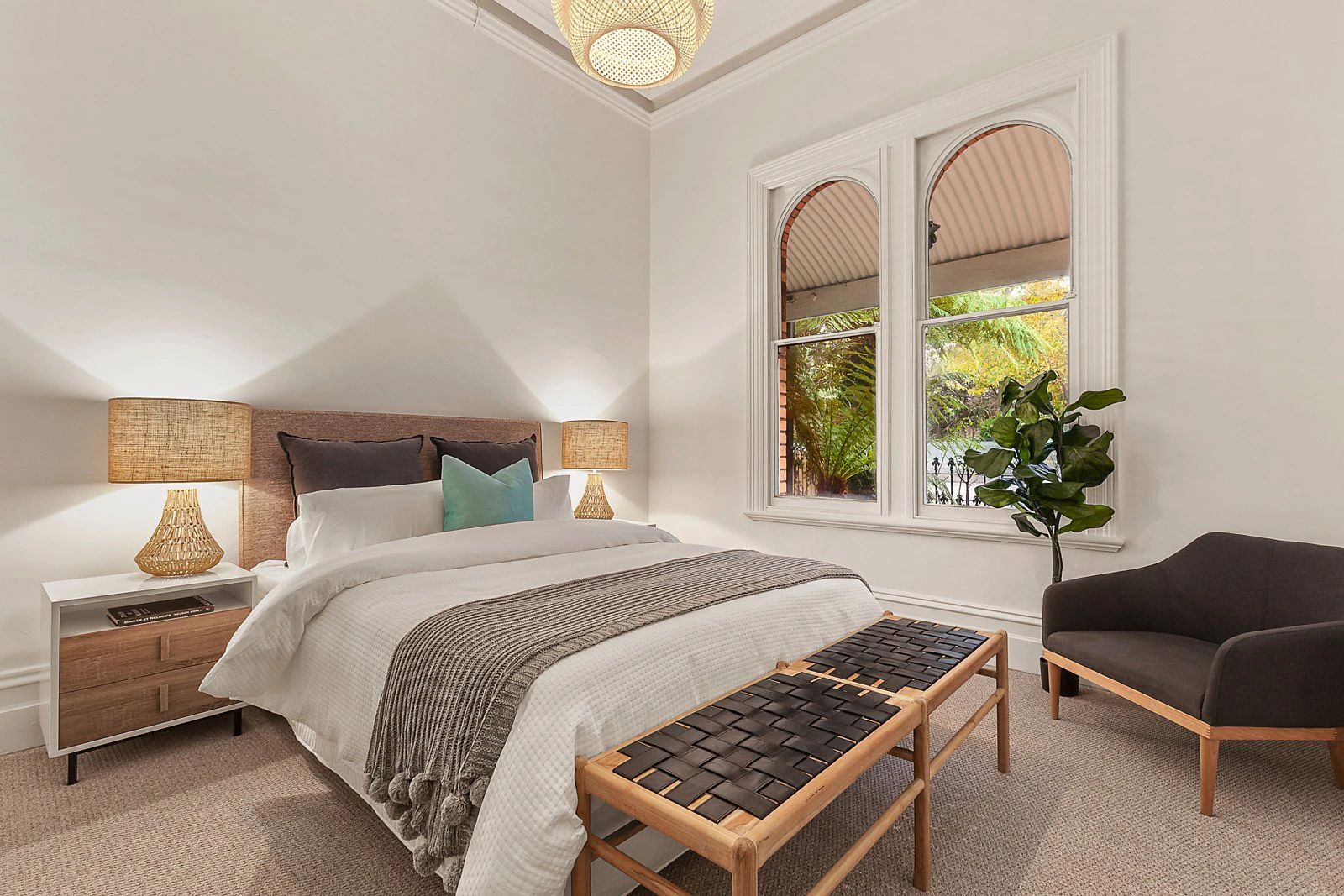 12 Canterbury Road, Albert Park, VIC