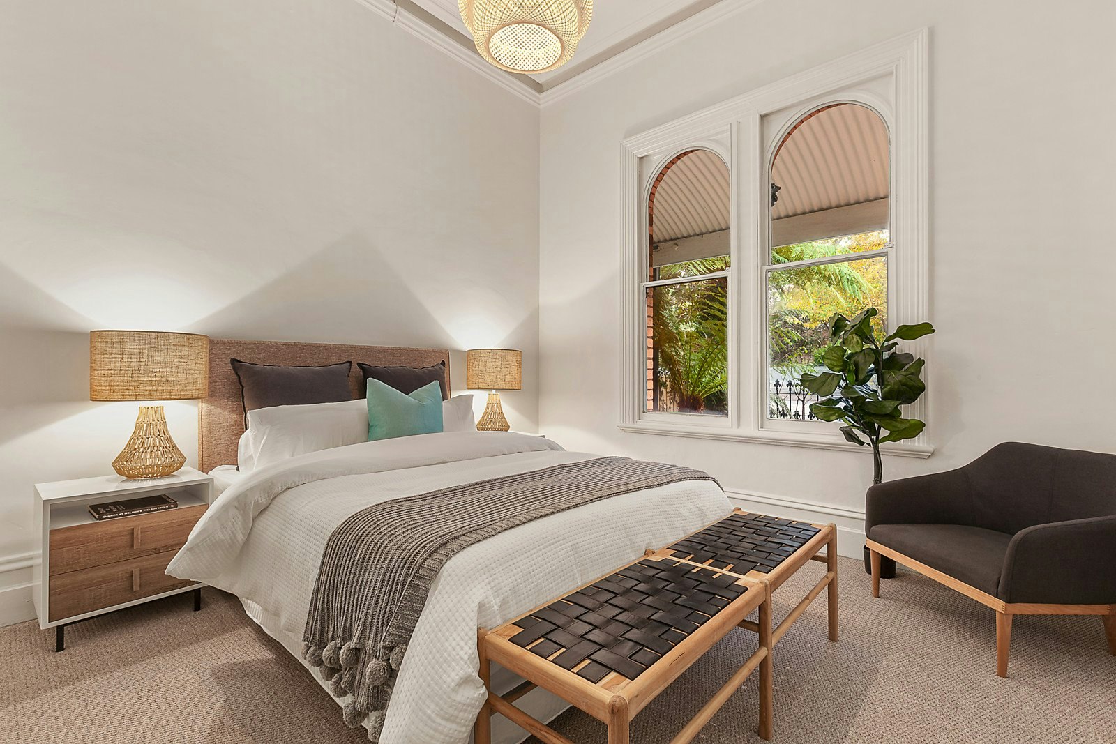 12 Canterbury Road, Albert Park, VIC