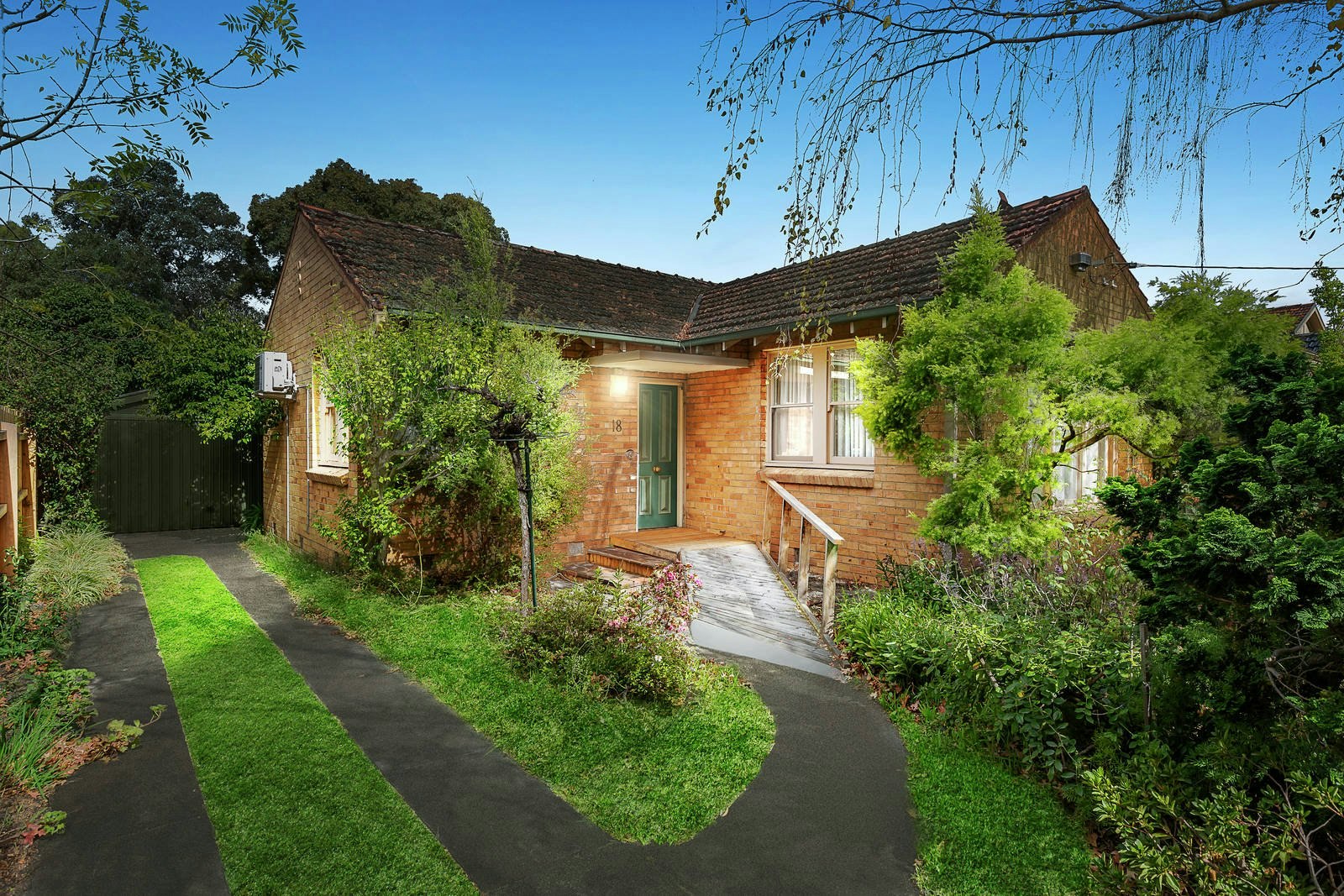 18 Abbotsford Avenue, Malvern East, VIC