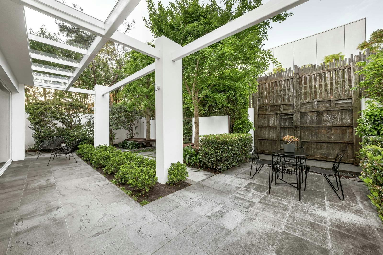 12 Fairlie Court, South Yarra, VIC