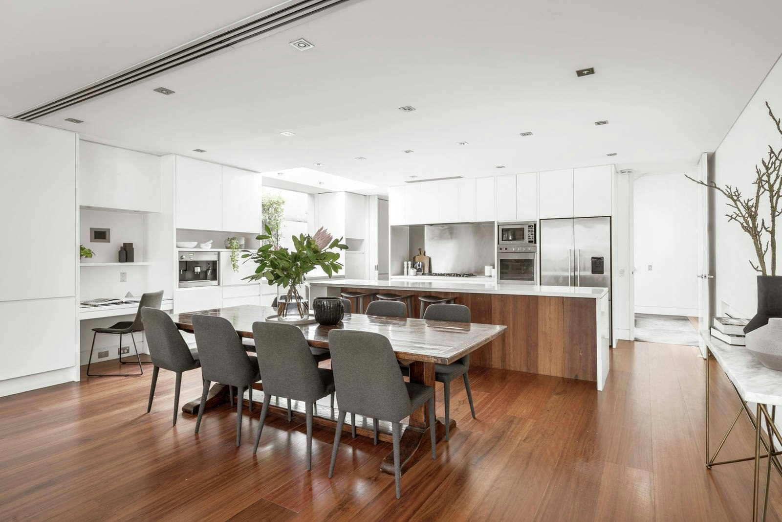 12 Fairlie Court, South Yarra, VIC