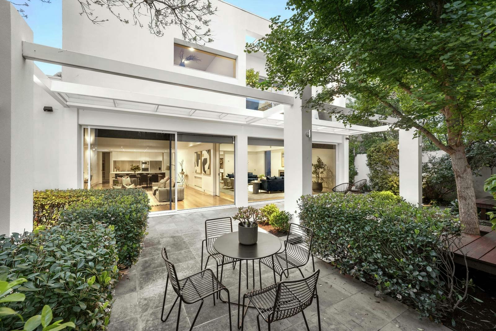 12 Fairlie Court, South Yarra, VIC