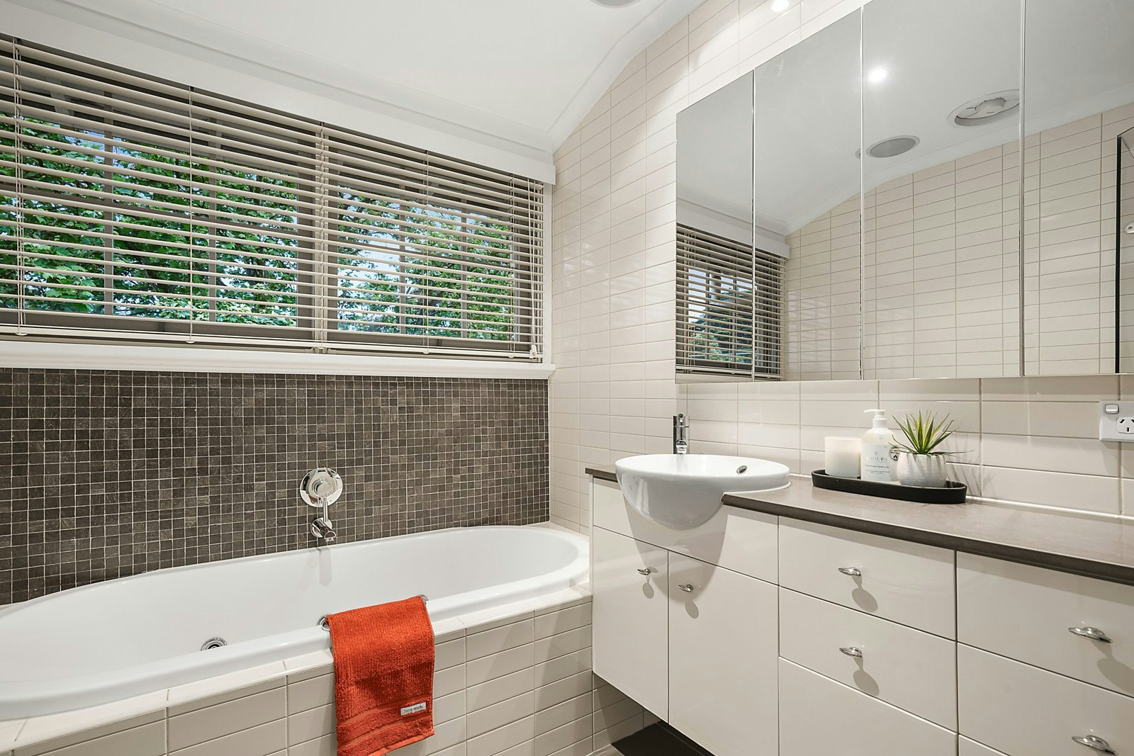 48 Stanley Grove, Canterbury, VIC