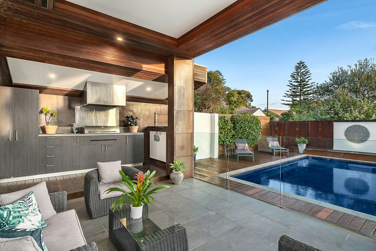 122 Linacre Road, Hampton, VIC