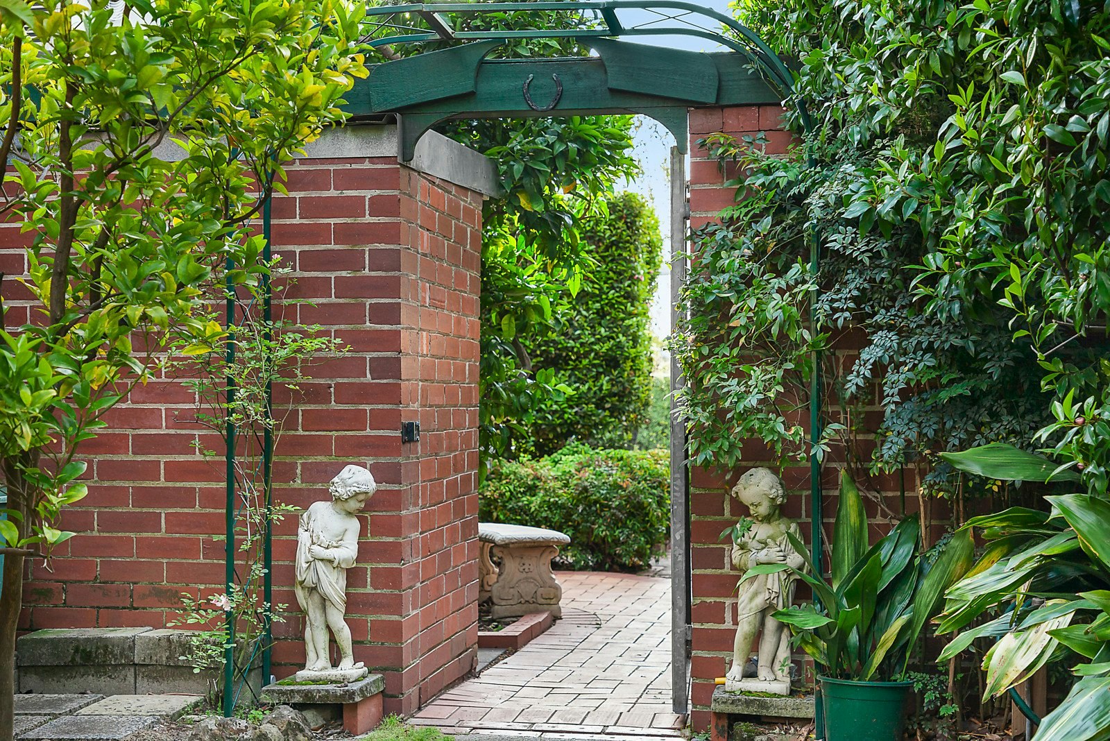 23 Clarence Street, Malvern East, VIC