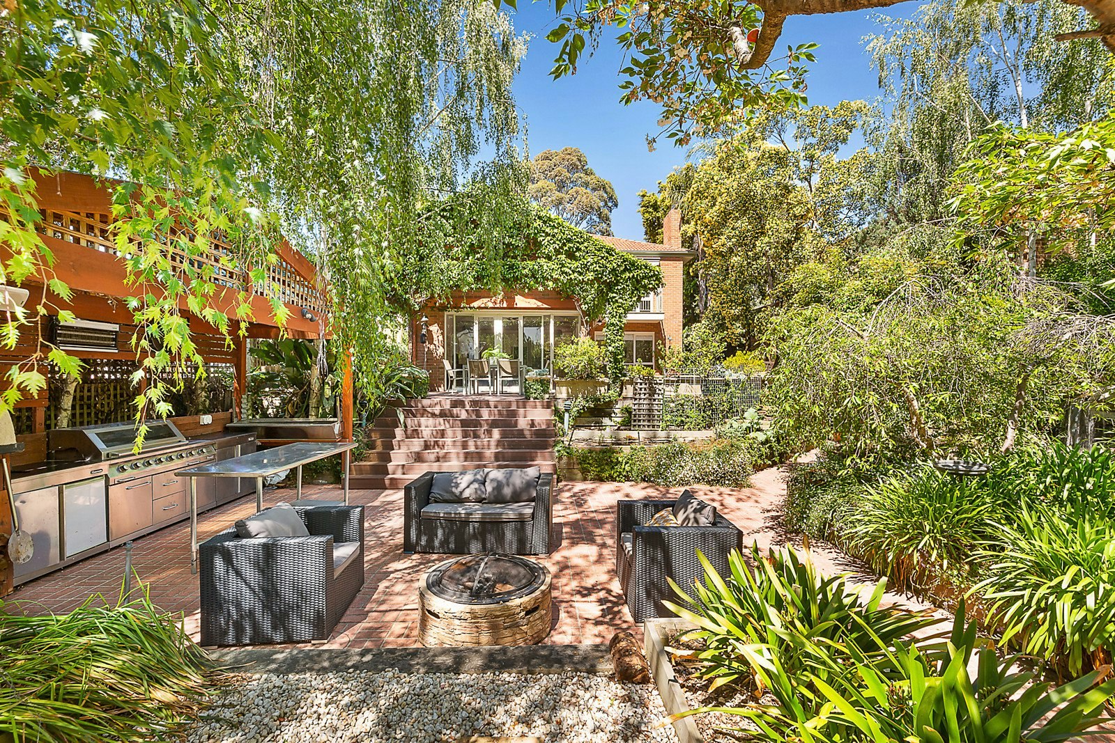 827 High Street, Kew East, VIC