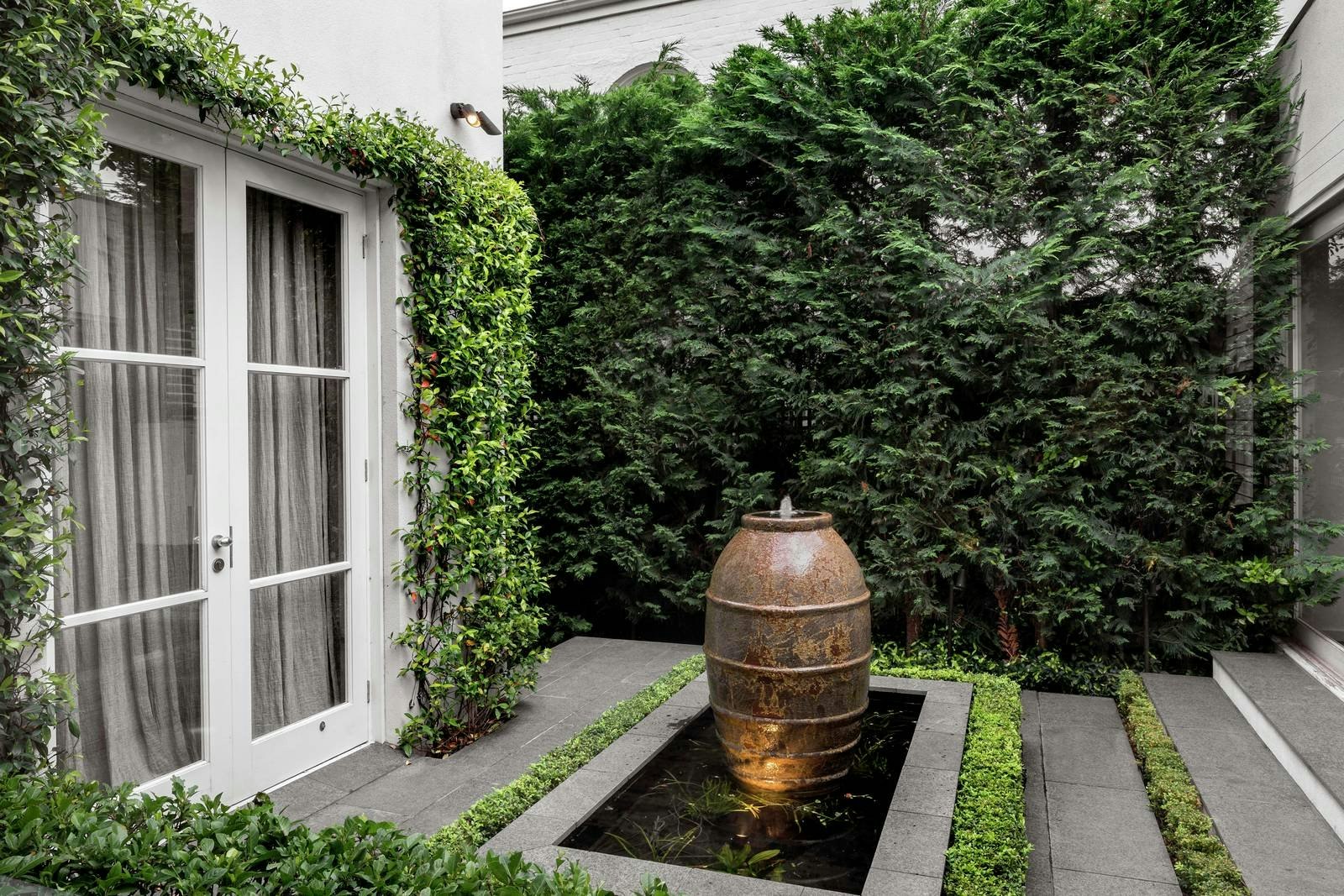 2 Balfour Street, Toorak, VIC