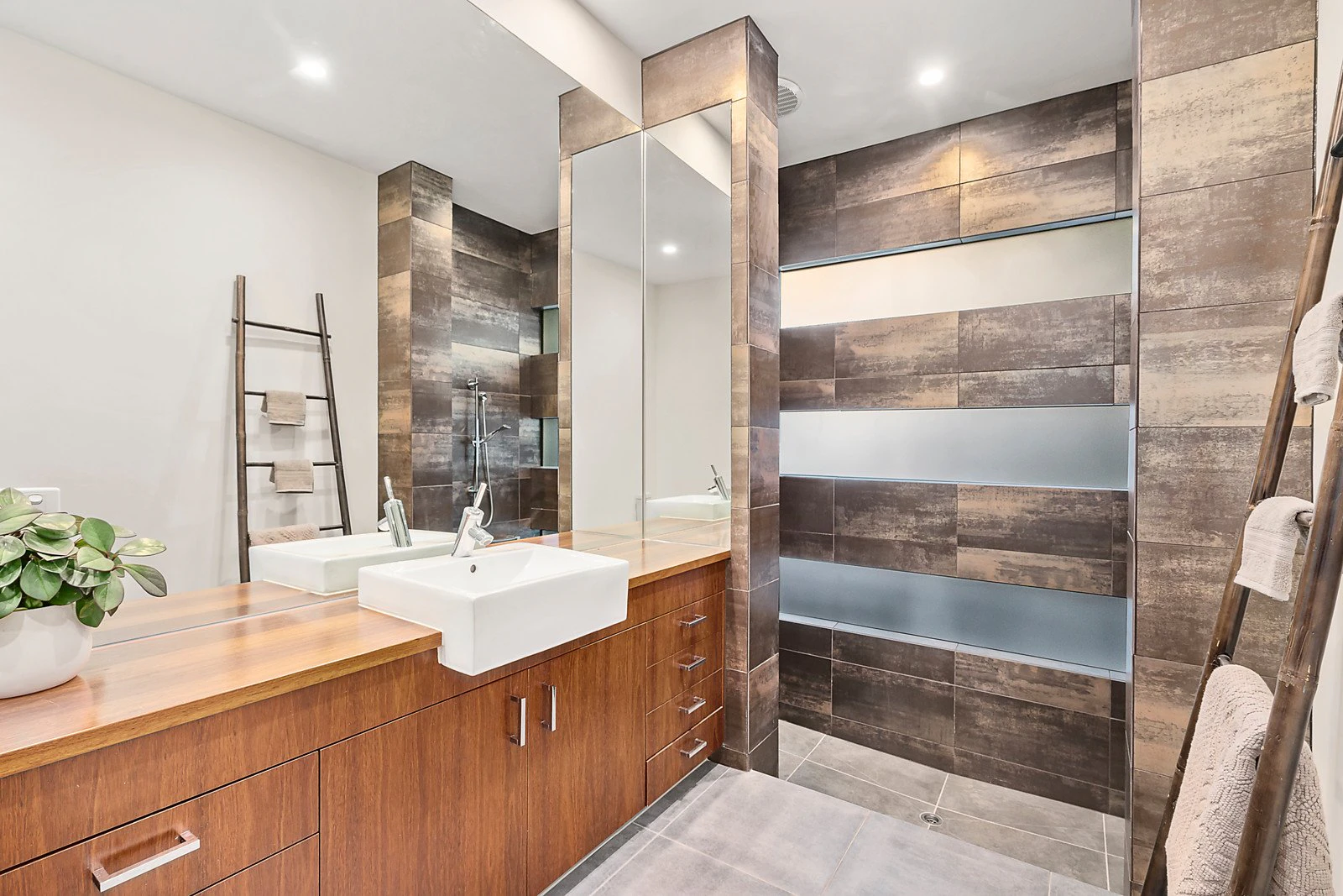 122 Linacre Road, Hampton, VIC