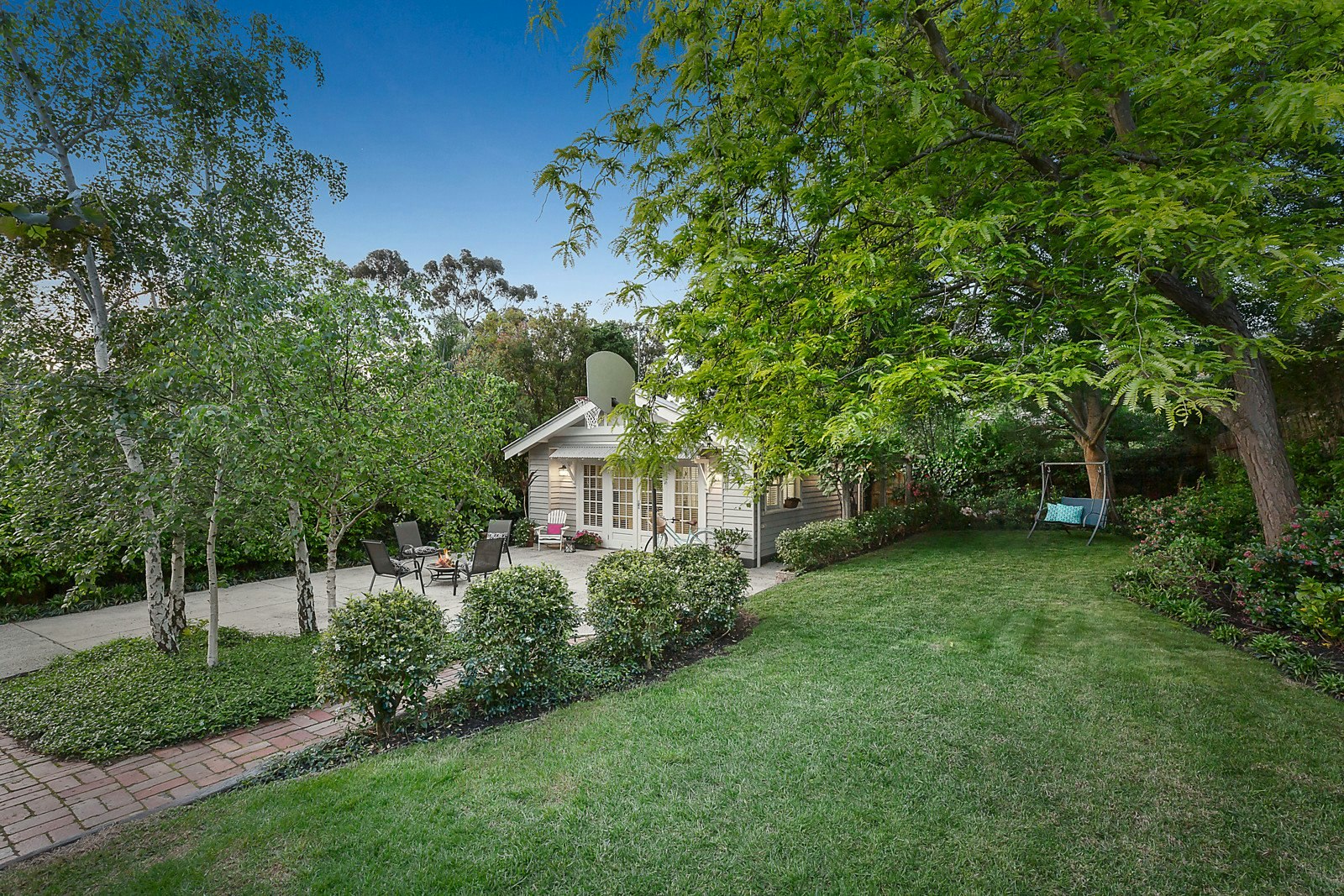 121 Prospect Hill Road, Canterbury, VIC