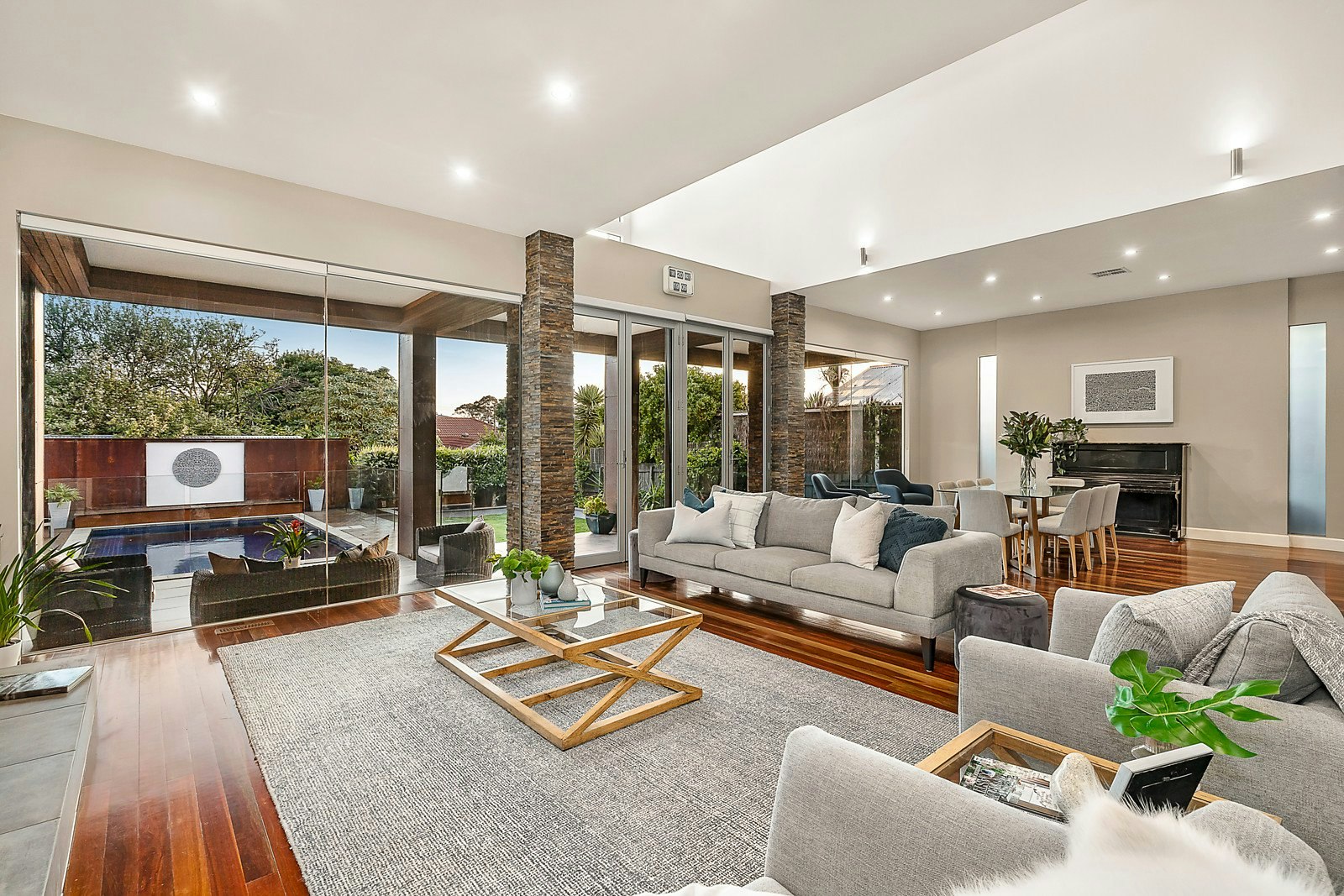 122 Linacre Road, Hampton, VIC