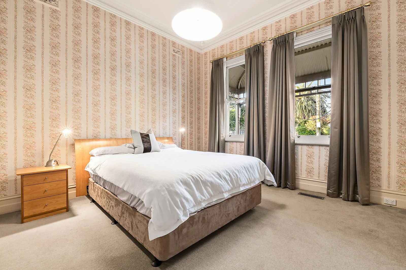 70 Holyrood Street, Hampton, VIC