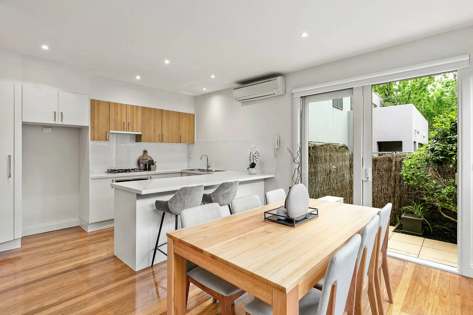 2/53 Cromwell Road, South Yarra, VIC