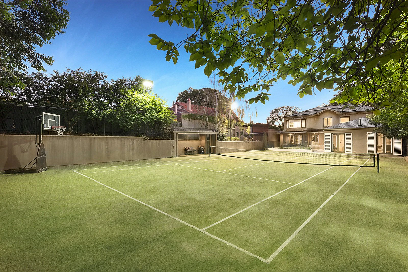 17 Glenbrook Avenue, Malvern East, VIC