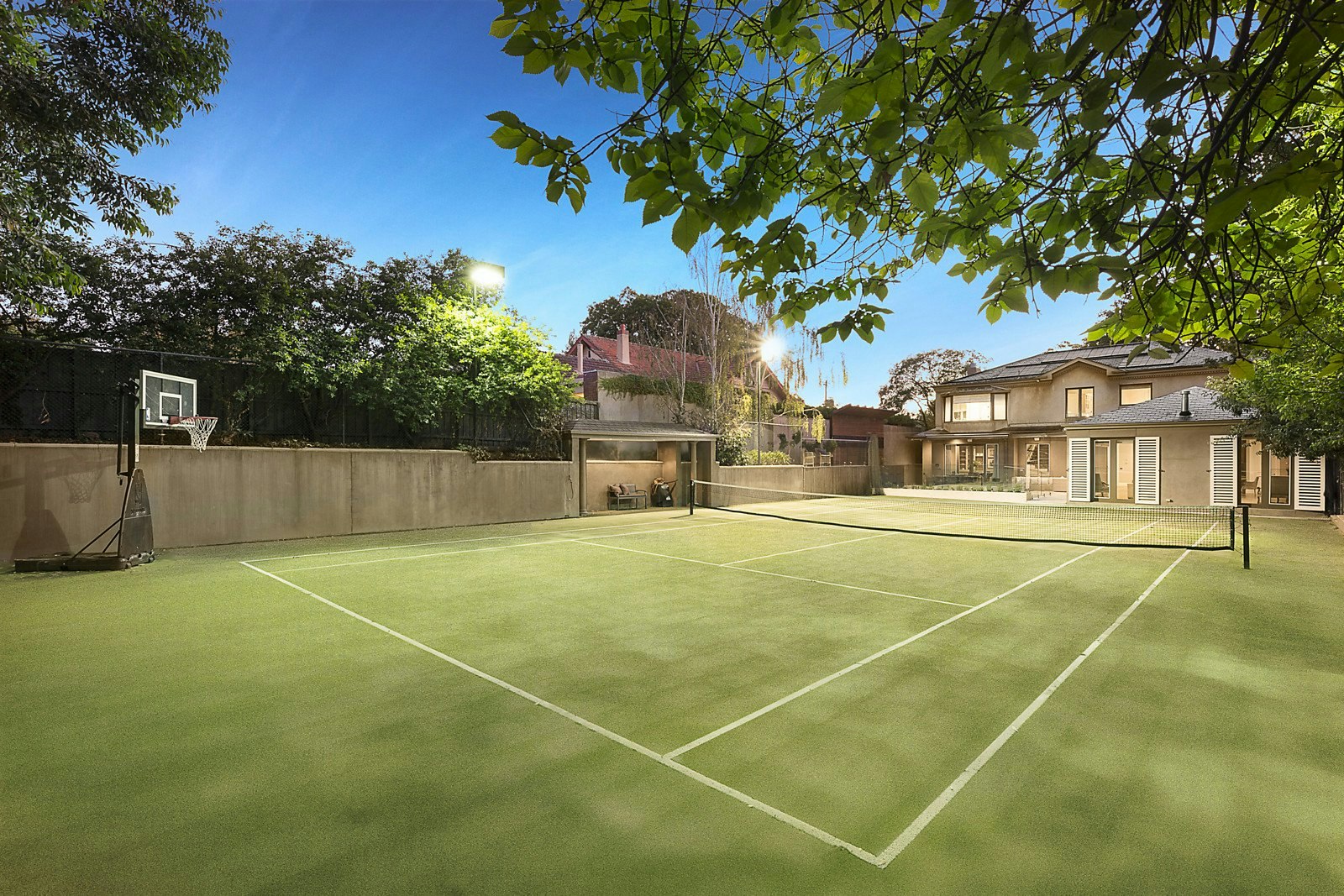 17 Glenbrook Avenue, Malvern East, VIC