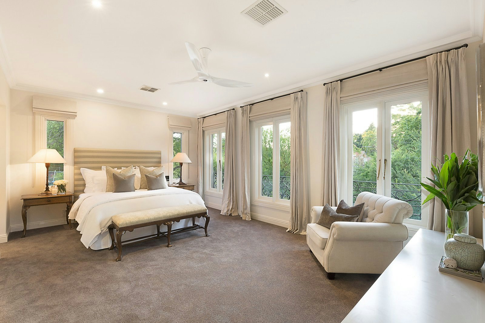 17 Glenbrook Avenue, Malvern East, VIC