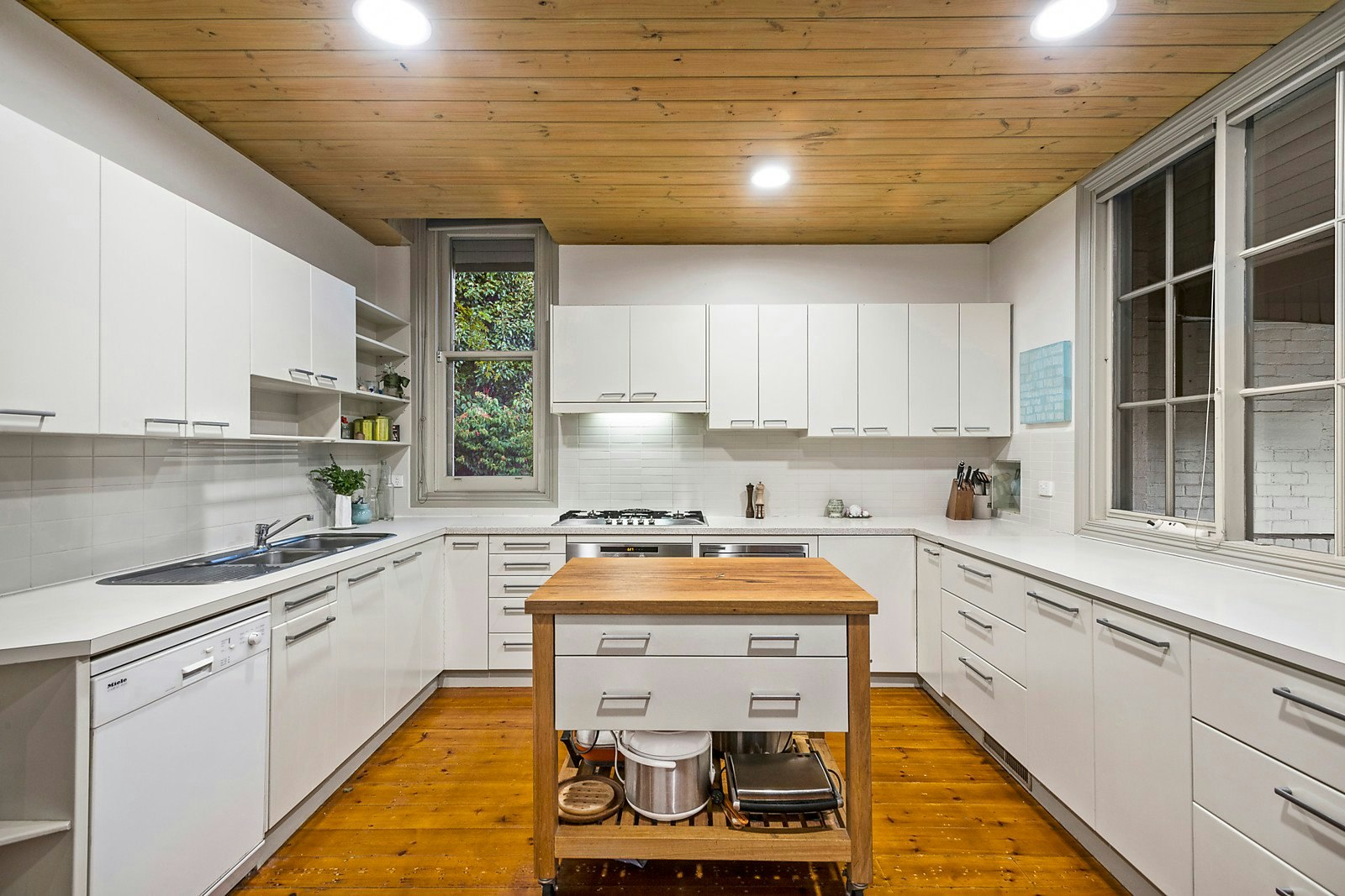 11 Douglas Street, Toorak, VIC