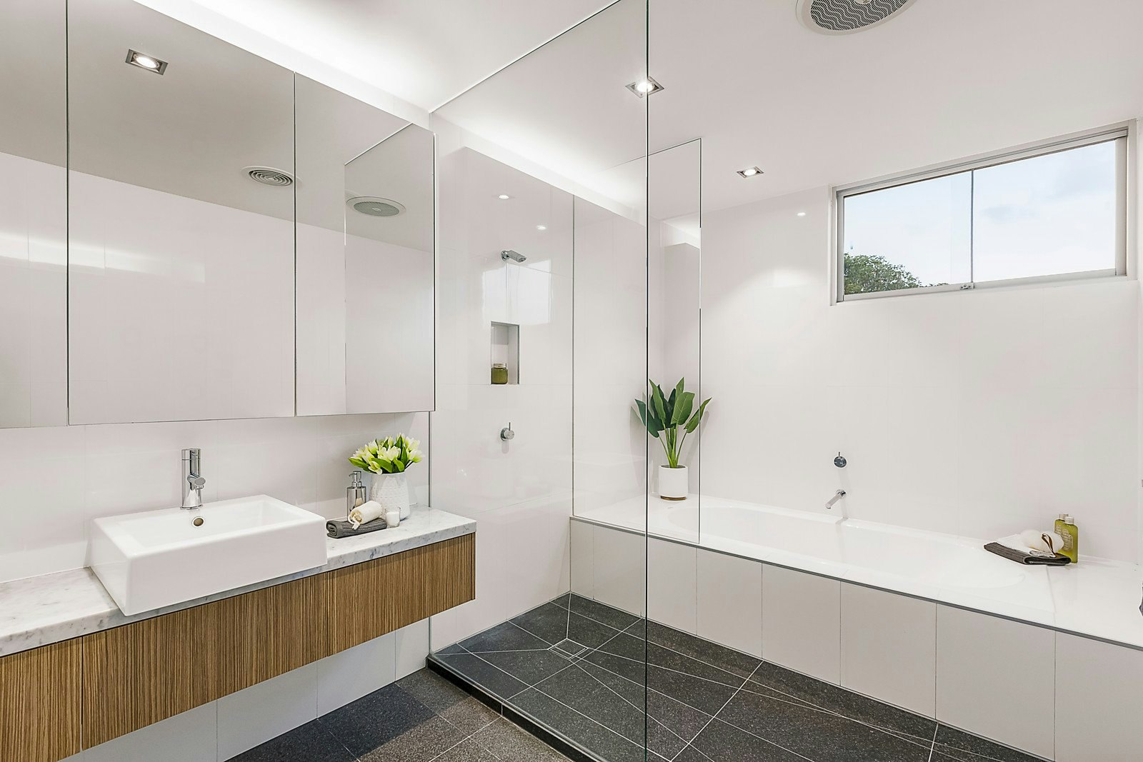 6A Glenmore Crescent, Black Rock, VIC