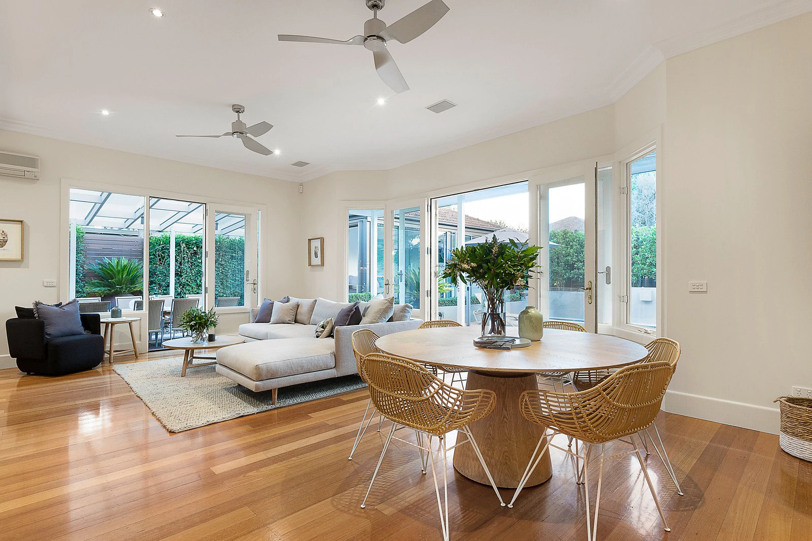 16 Cloverdale Road, Glen Iris, VIC