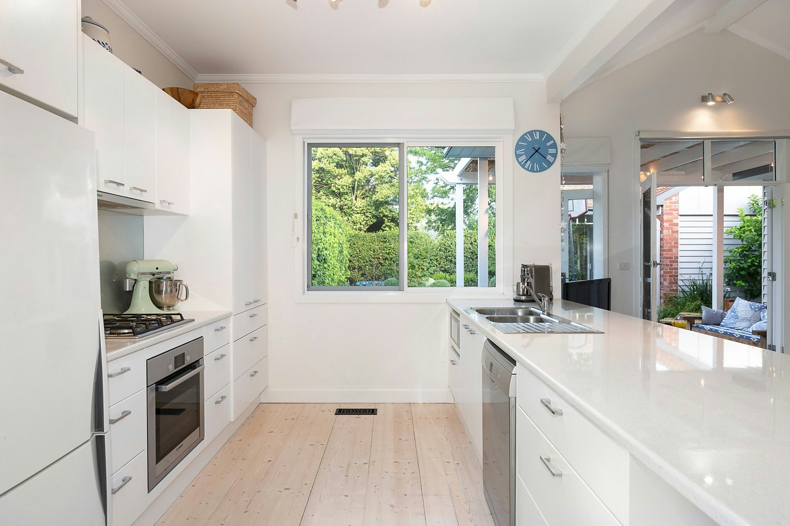 12 Irymple Avenue, Kew East, VIC