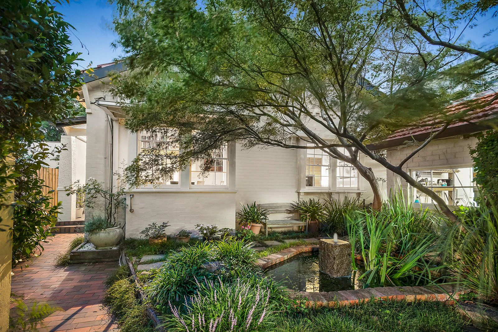 25 Woodside Crescent, Toorak, VIC