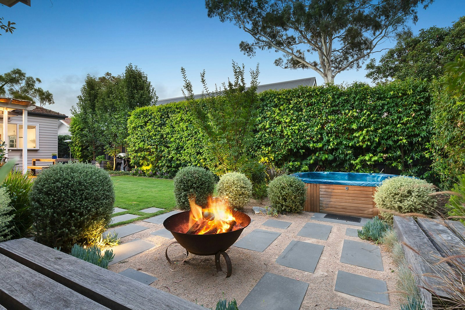 12 Irymple Avenue, Kew East, VIC