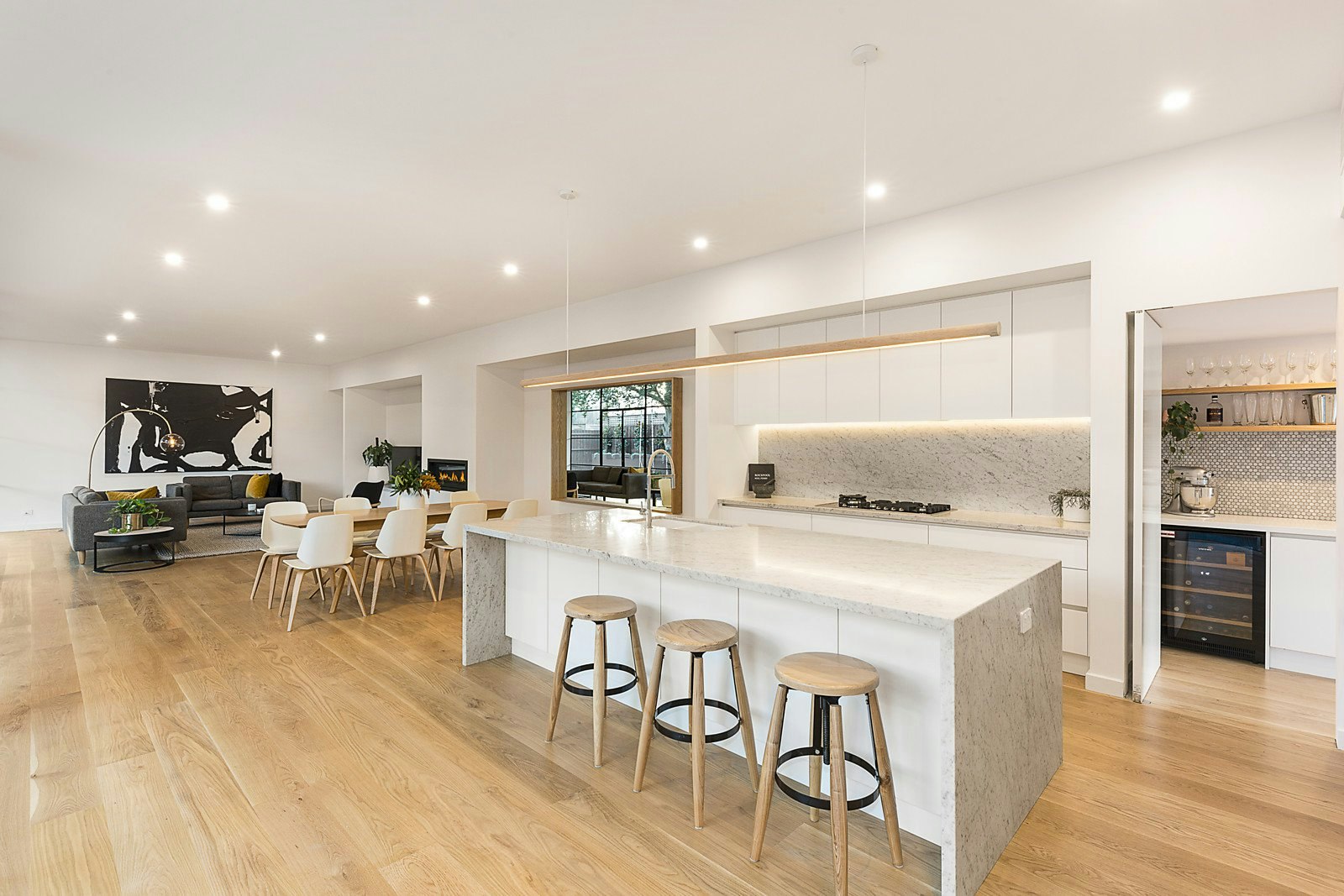 10 Chatham Road, Canterbury, VIC