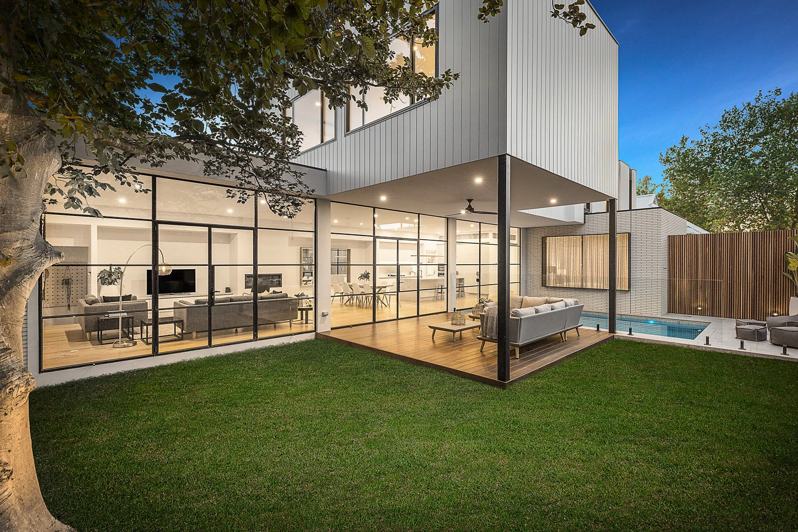 10 Chatham Road, Canterbury, VIC