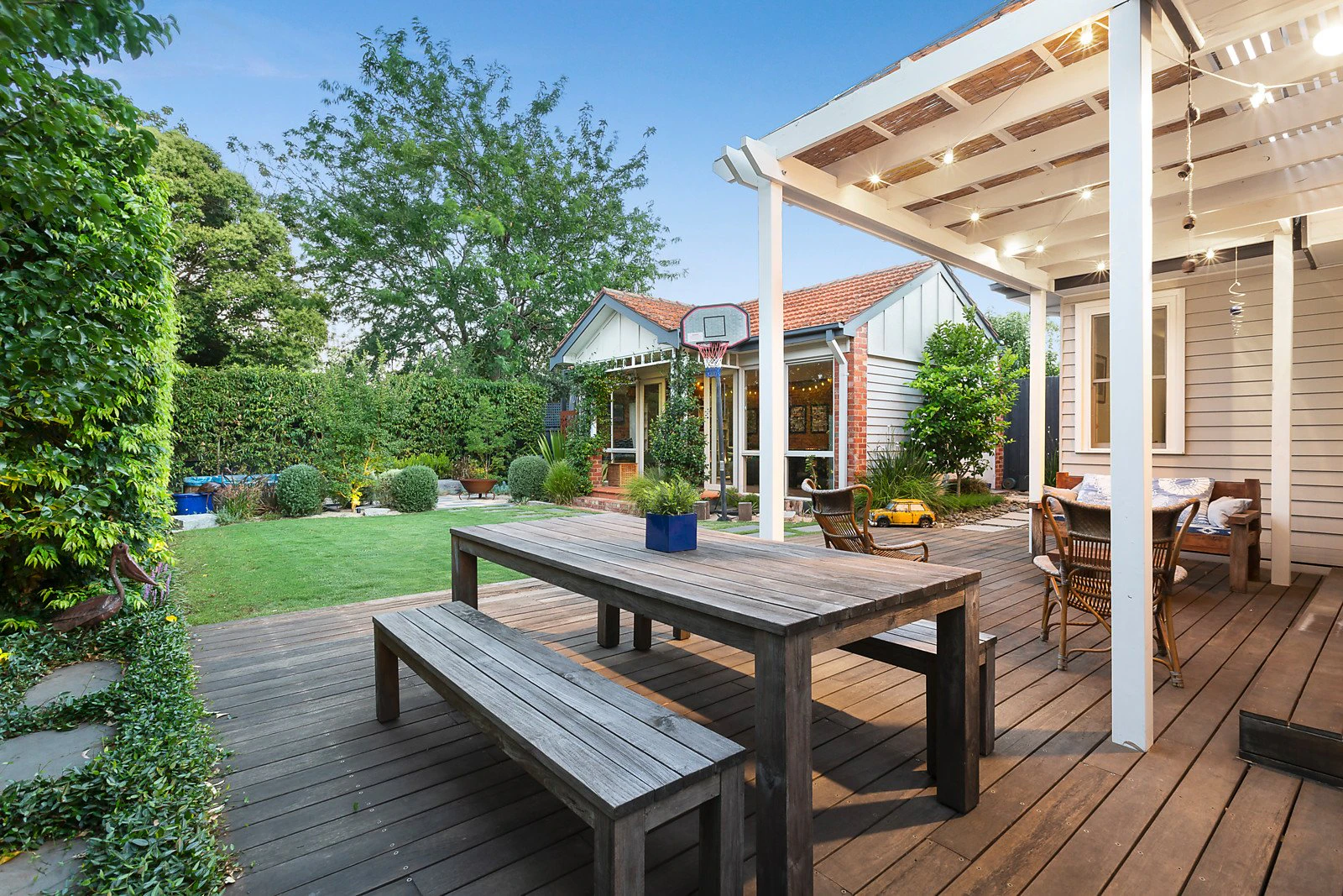 12 Irymple Avenue, Kew East, VIC