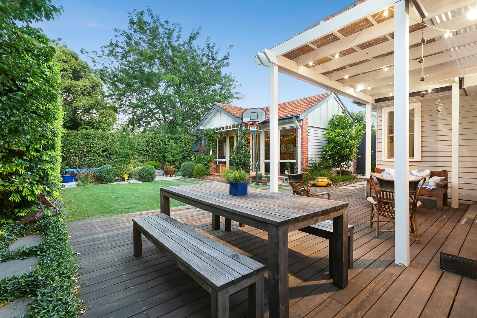 12 Irymple Avenue, Kew East, VIC