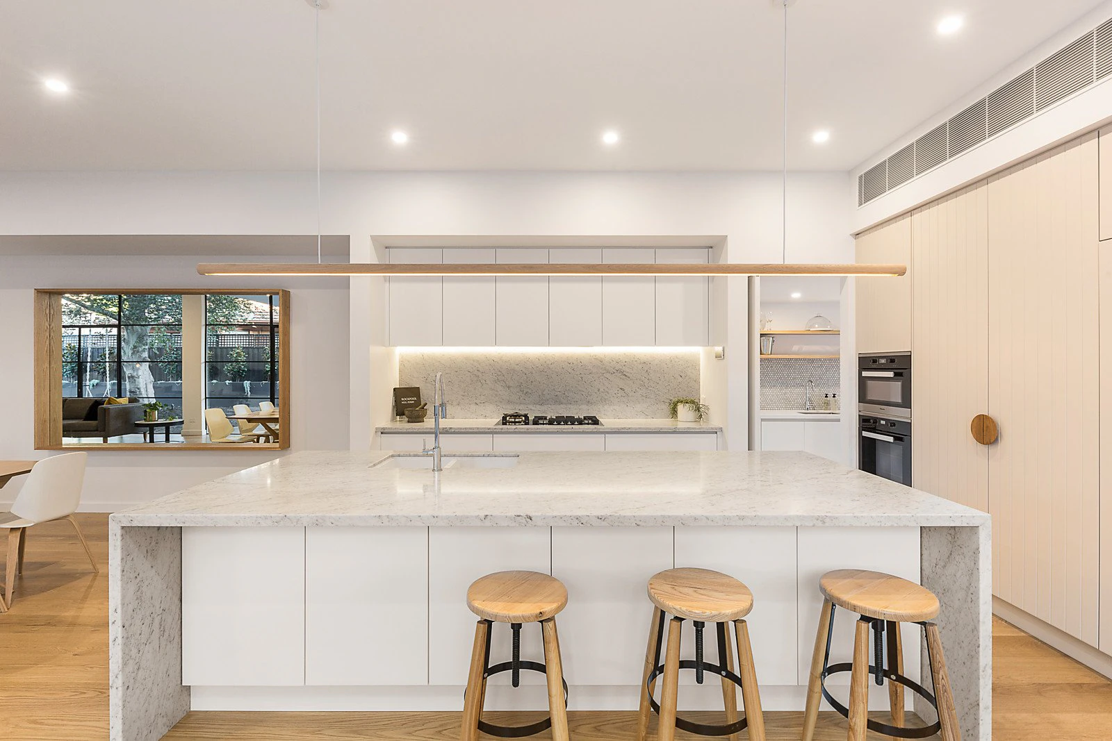 10 Chatham Road, Canterbury, VIC