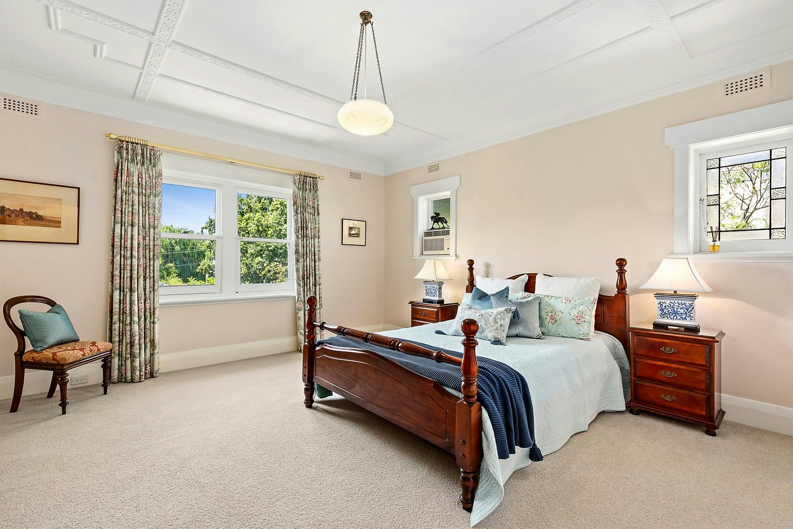 15 Victoria Crescent, Mont Albert, VIC