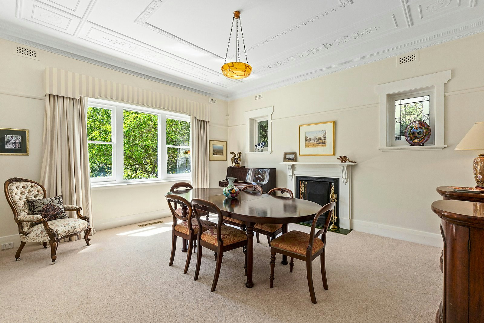 15 Victoria Crescent, Mont Albert, VIC