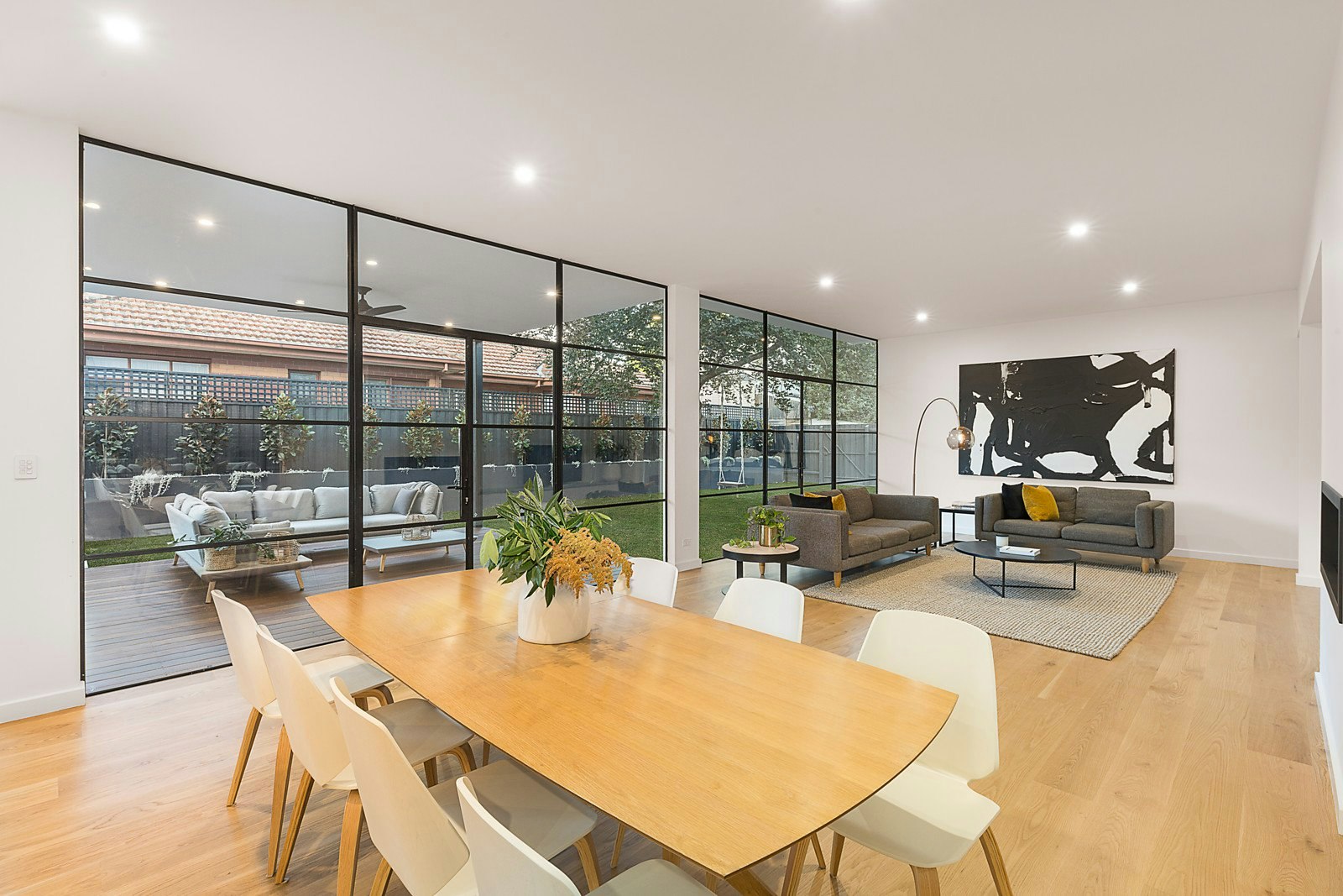 10 Chatham Road, Canterbury, VIC