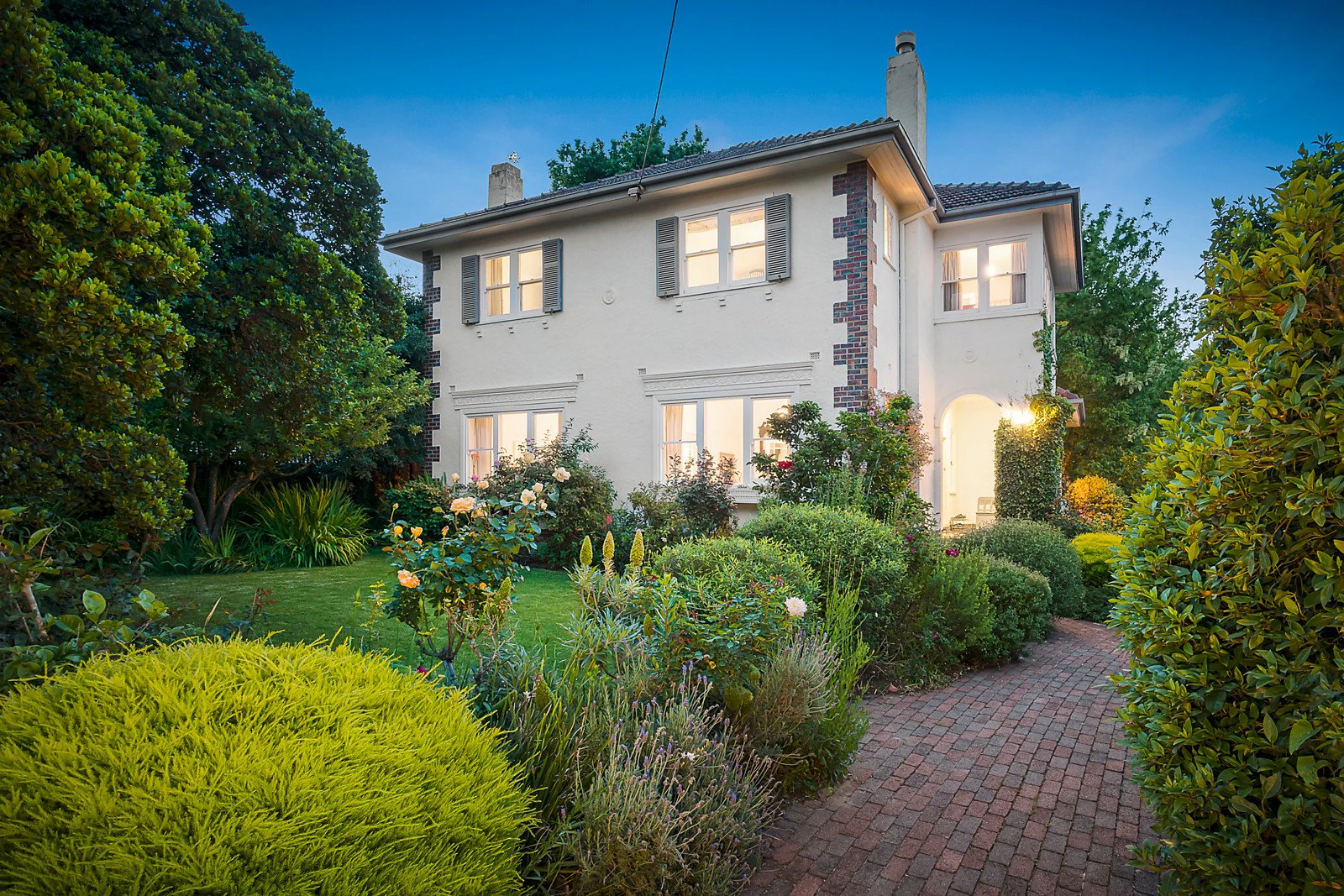 15 Victoria Crescent, Mont Albert, VIC