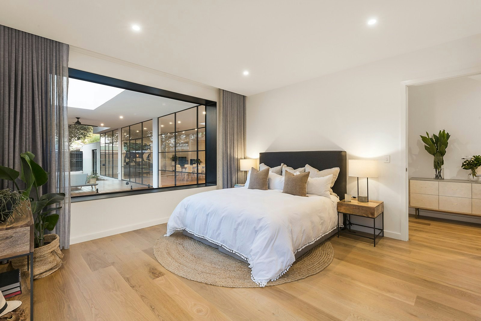 10 Chatham Road, Canterbury, VIC