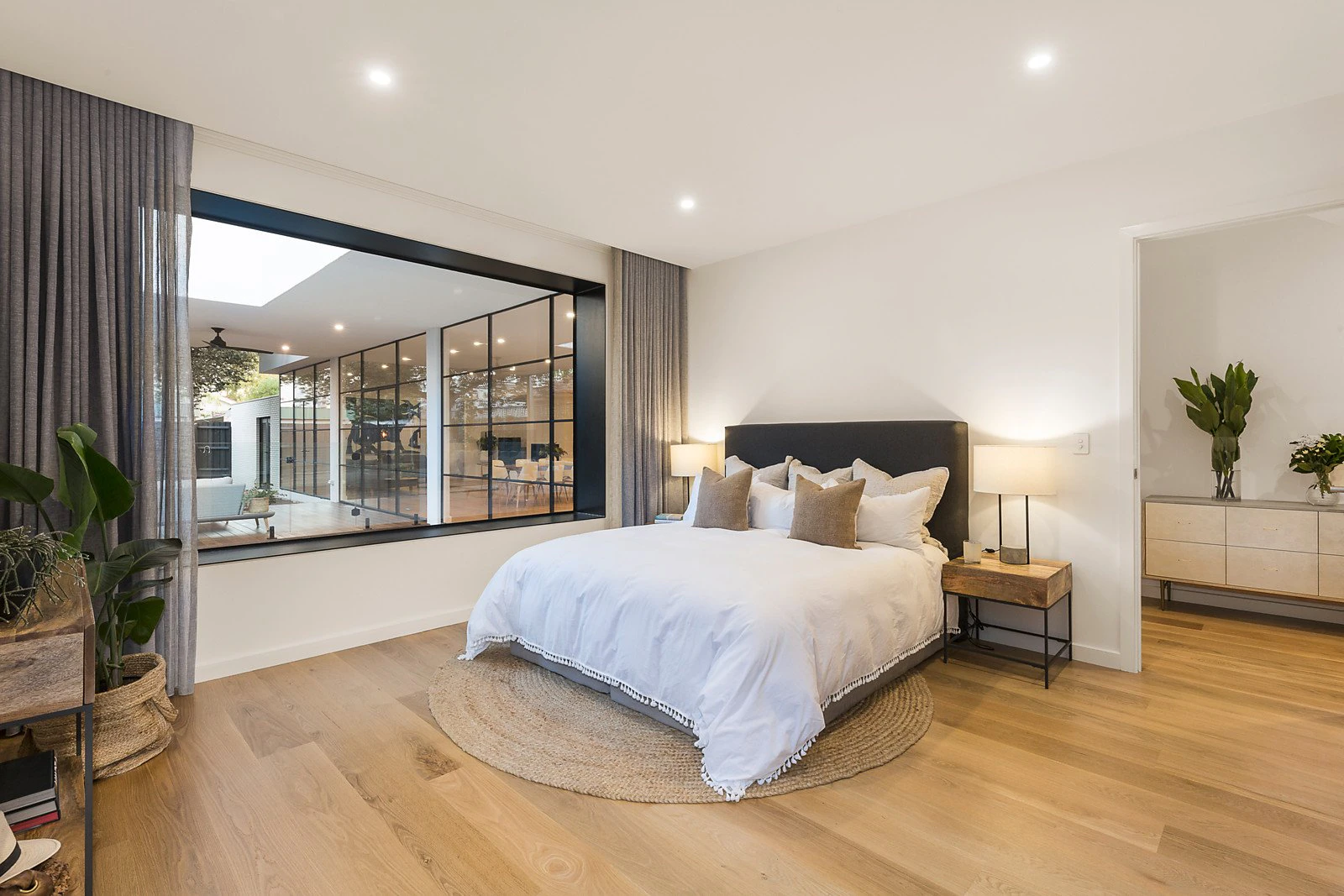 10 Chatham Road, Canterbury, VIC