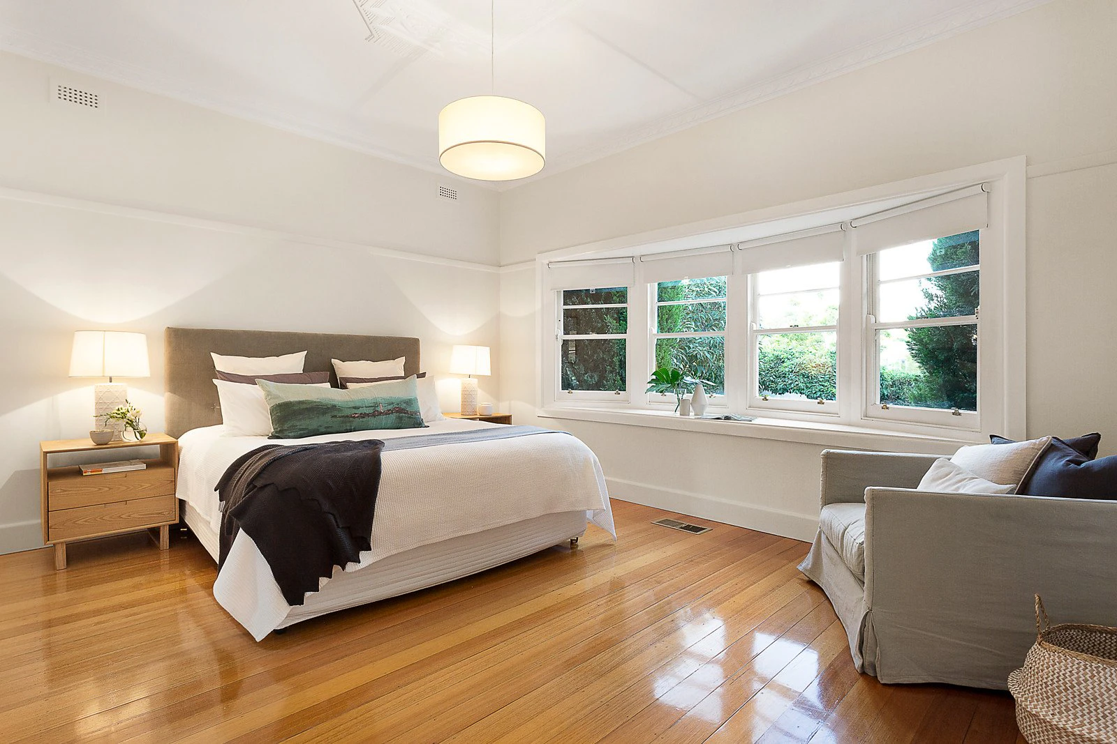 16 Cloverdale Road, Glen Iris, VIC