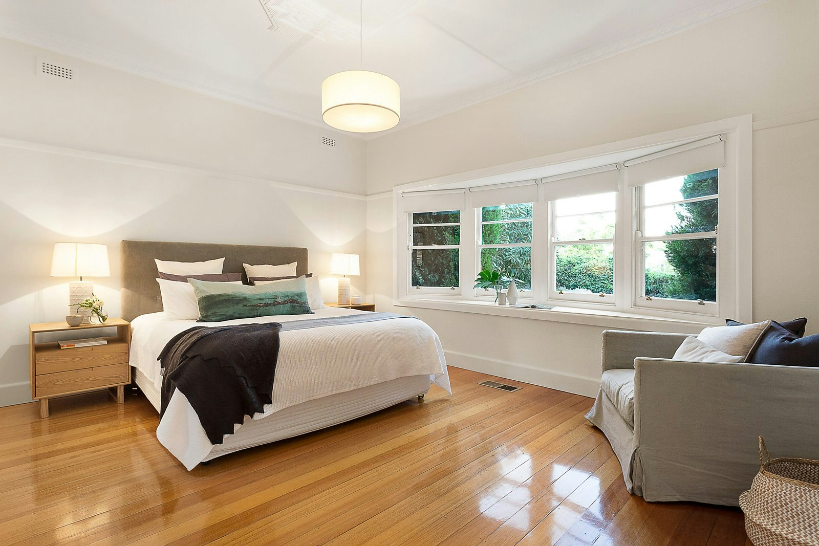 16 Cloverdale Road, Glen Iris, VIC