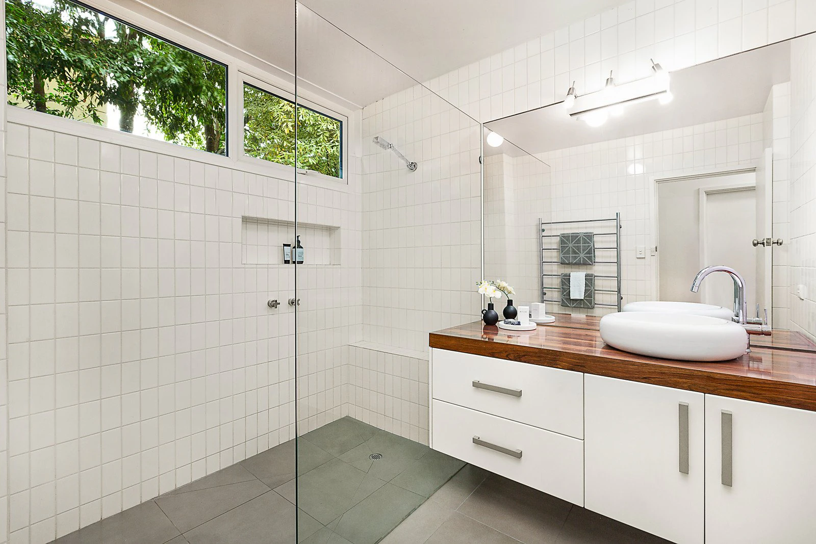 1/2 Maple Grove, Toorak, VIC