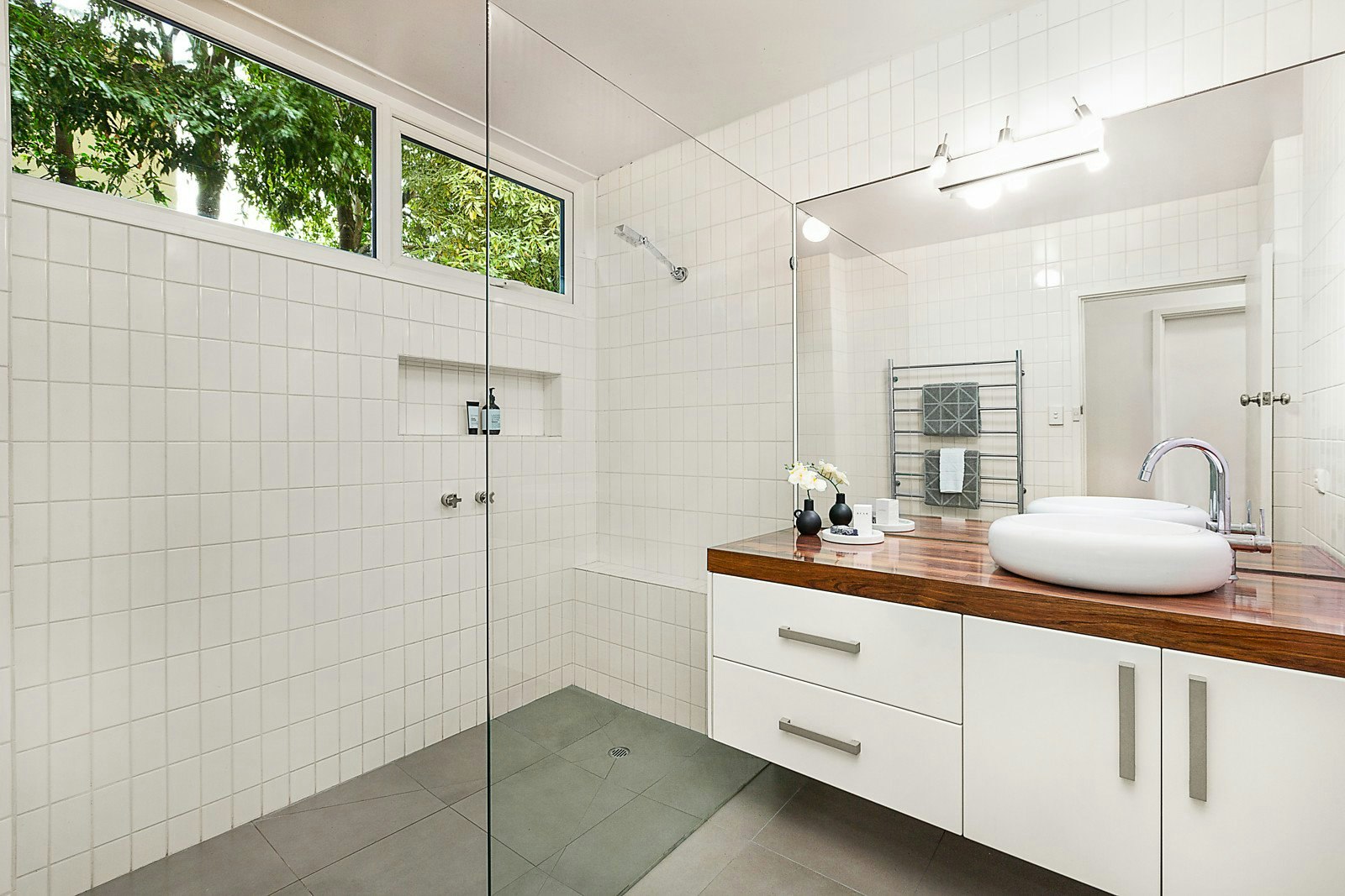 1/2 Maple Grove, Toorak, VIC