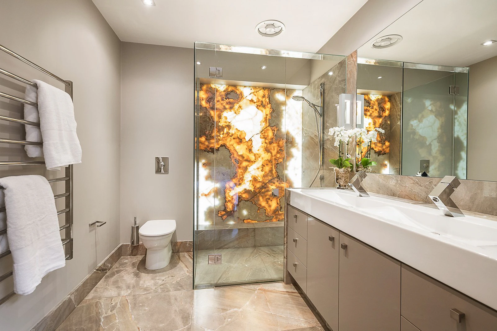 4 Elaroo Avenue, Camberwell, VIC