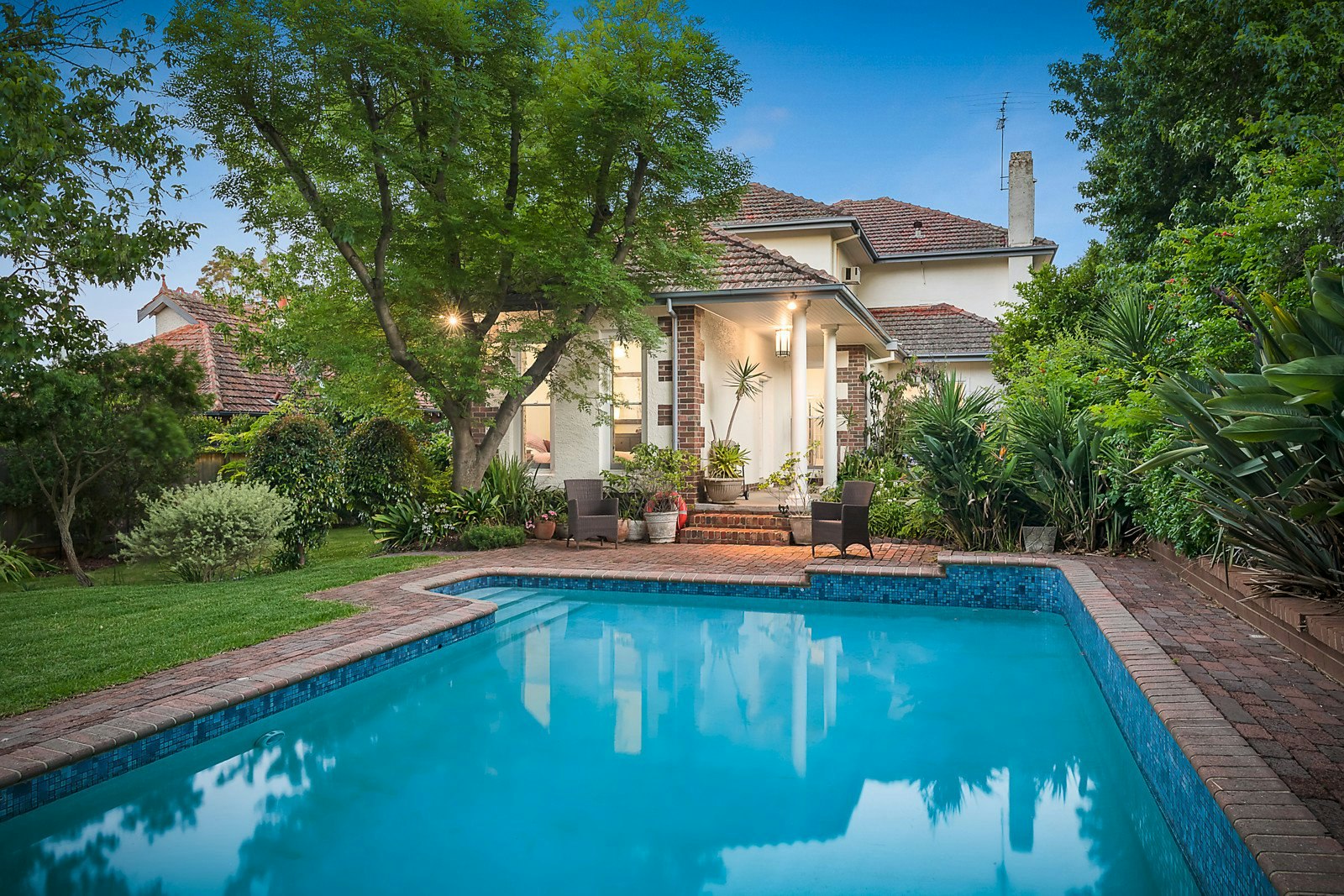 15 Victoria Crescent, Mont Albert, VIC